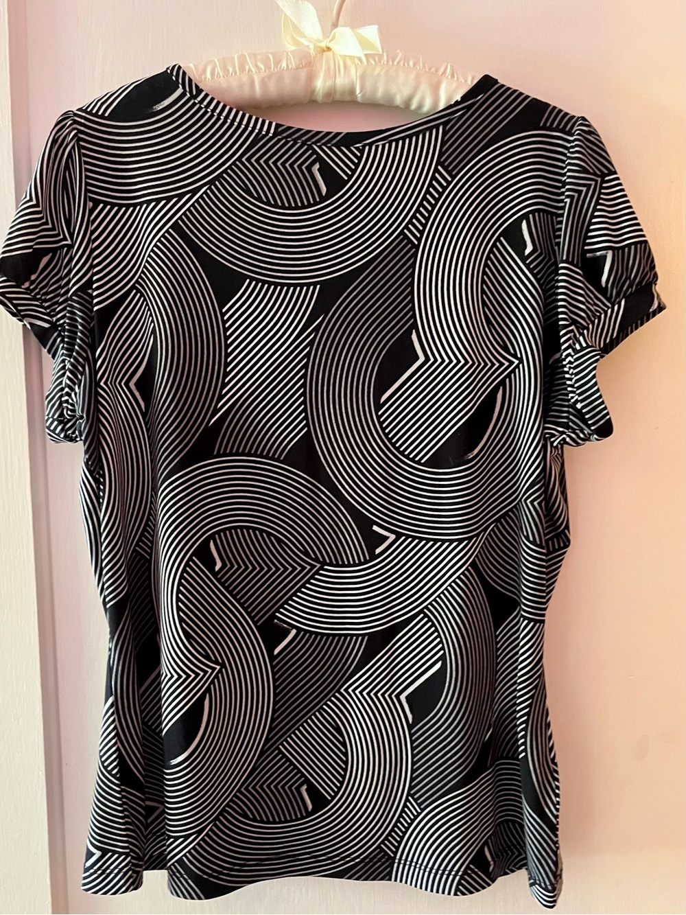 Worthington Black & White Optical Illusion Short Sleeve Geometric Tee